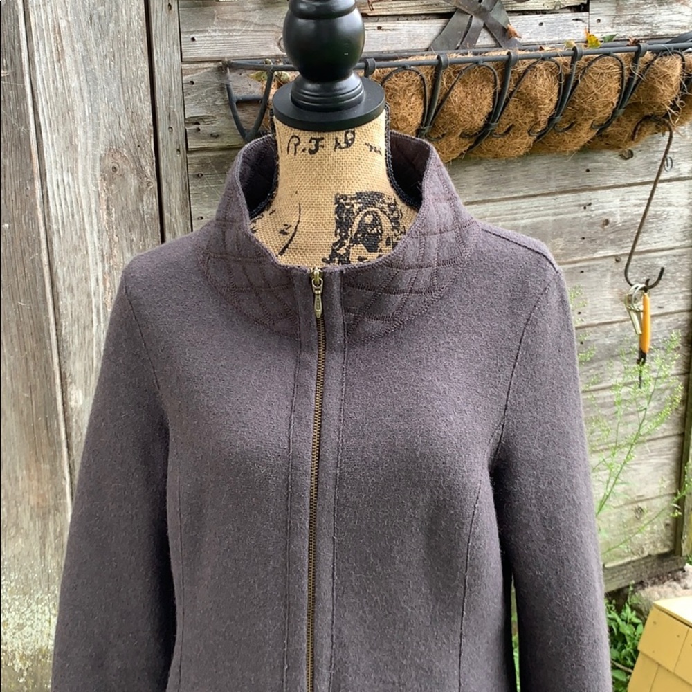 Beyond Threads Jacket - Picture 2 of 8